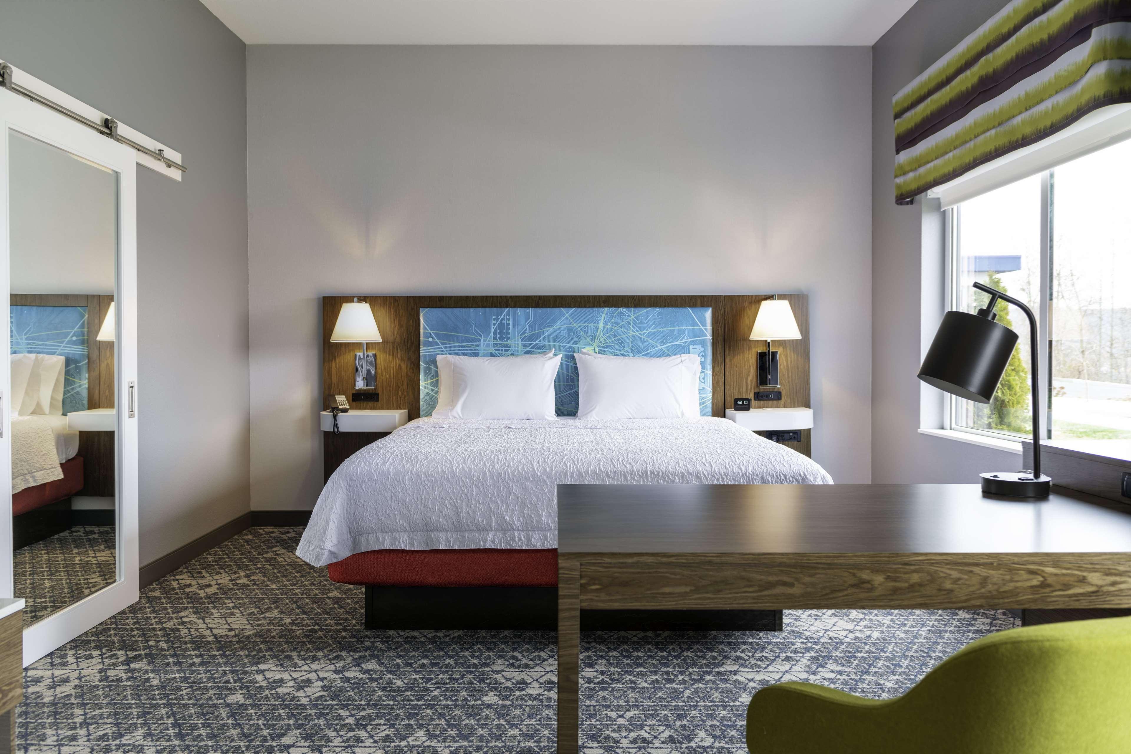 Hampton Inn & Suites Pittsburgh New Stanton Pa Eksteriør bilde