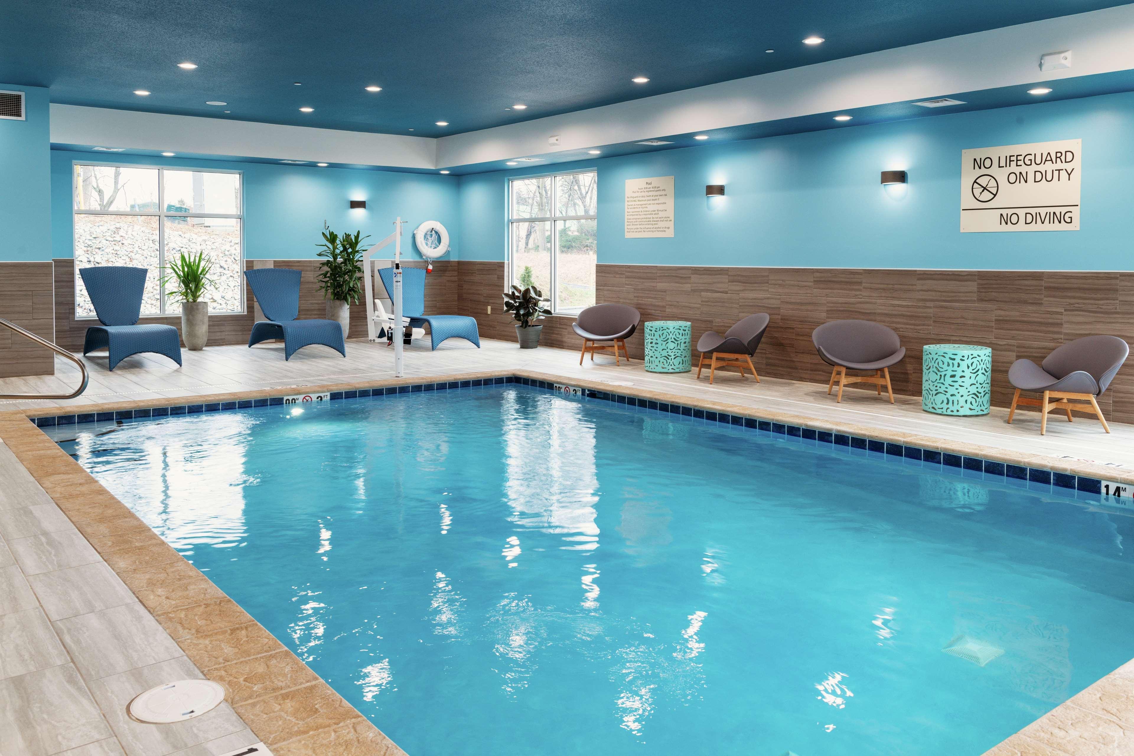 Hampton Inn & Suites Pittsburgh New Stanton Pa Eksteriør bilde